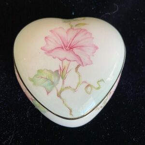 🖤 Royal Worcester Spode Palissy England Floral Heart Trinket Box